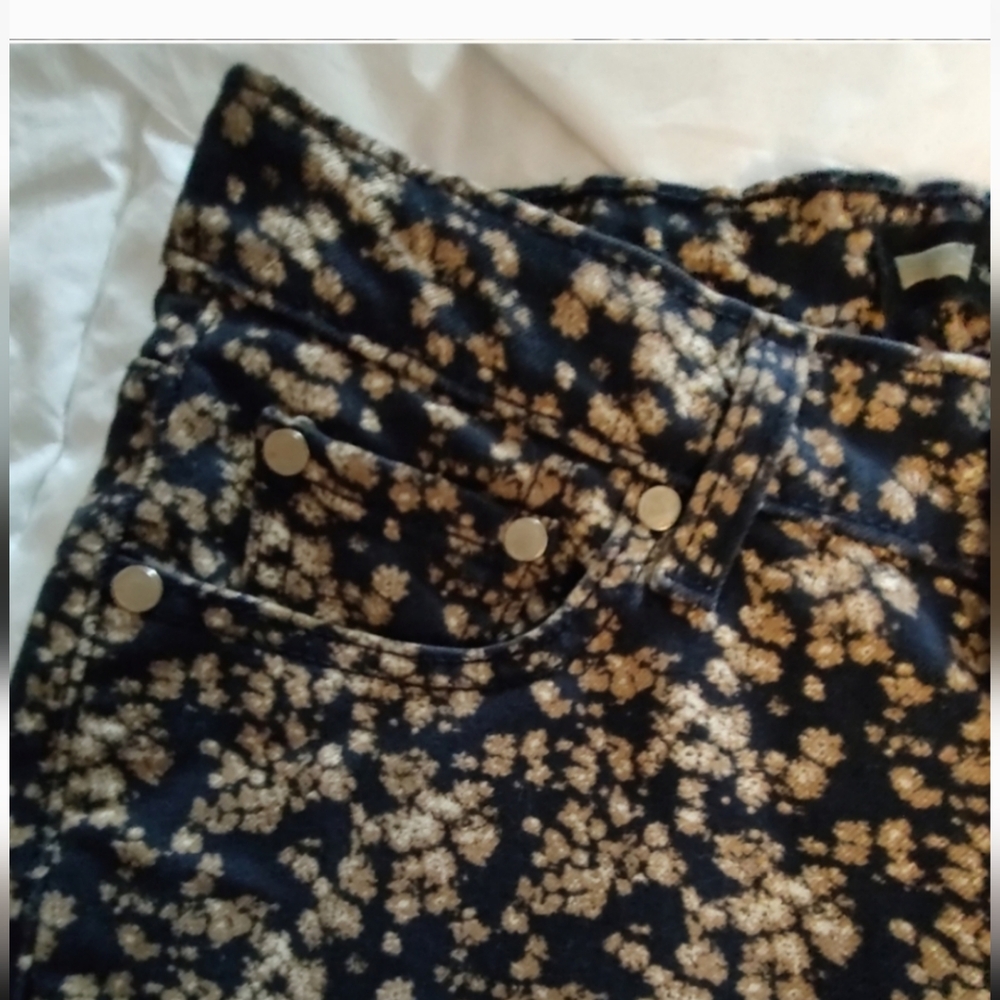 Levi's flower print skinny jeans. New. Size 6. - Picture 16 of 16
